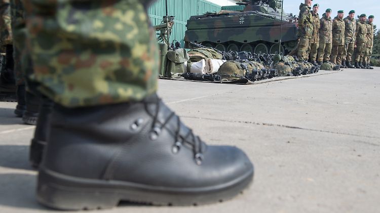 Ausrüstungscheck bei der Nato-Speerspitze, der auch die Bundeswehr angehört. Grüne Verteidigungsexperten fordern mehr Arbeitsteilung auch in der EU.