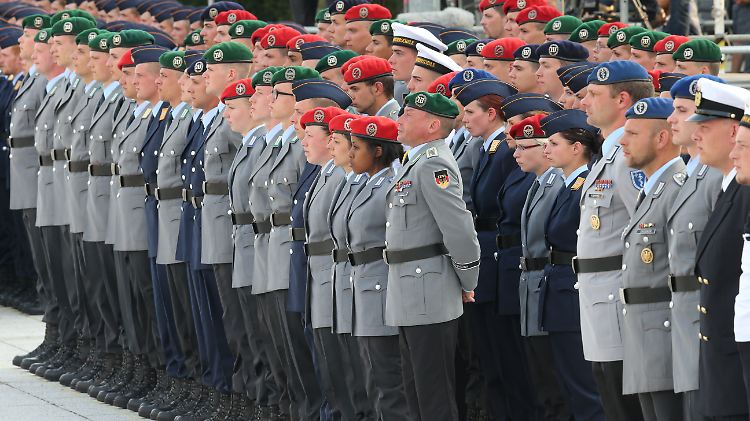 Dem Bundeswehrverband ist die Bundeswehr mit derzeit rund 181.000 Soldaten zu klein.