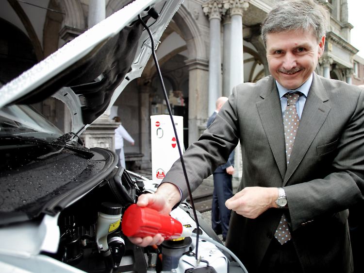 Ferdinand Dudenhöffer ist Professor für Automobilwirtschaft an der Universität Duisburg-Essen.