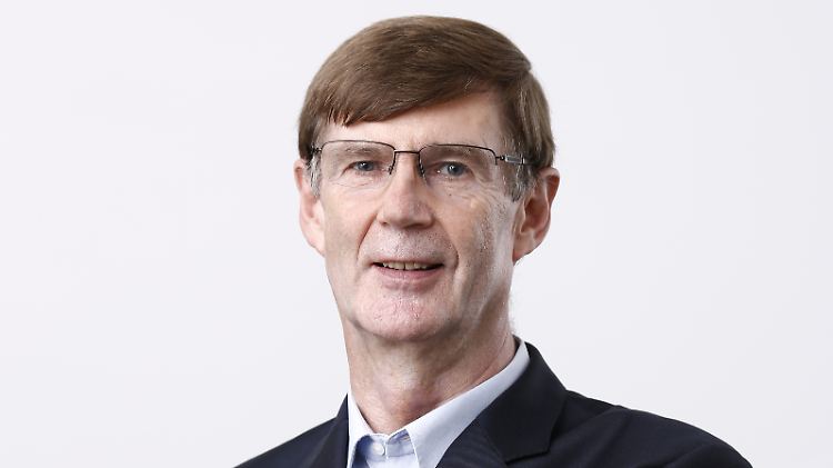 Max Herbst ist Inhaber der FMH-Finanzberatung, die seit 1986 unabhängige Zinsinformationen erstellt.