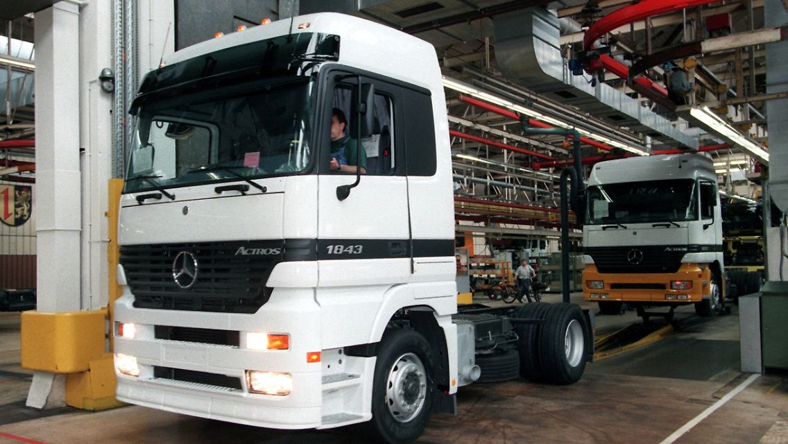 Daimler bei Nuthfahrzeugen nur noch Zweiter.