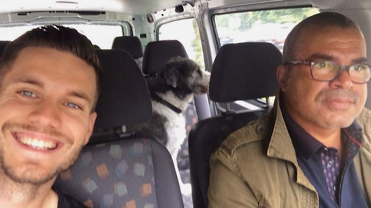 Carlos Benede (r.) und sein älterer Sohn Alex auf einem Ausflug.