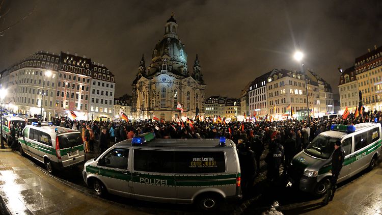 Pegida-Demo in Dresden Anfang Februar 2015.