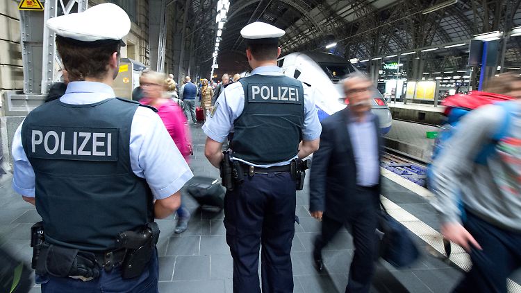 Die Sicherheitsbehörden sollen Hunderte neue Stellen schaffen.