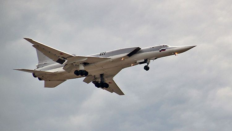 Tu 22 M3: Strategische Bomber diesen Typs verlagert Russland derzeit auf die Krim. Hintergrund ist ein Militärmanöver, so Moskau.
