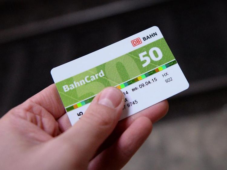 Die Bahncard 50 bekommt Verstärkung. Die Deutsche Bahn will mit einer neuen Bahncard verlorene Kunden zurücklocken.
