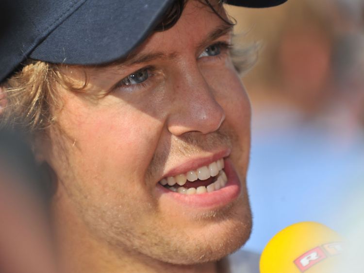 Sebastian Vettel rechnet sich große Chancen aus, solange rechnerisch noch alles möglich ist.