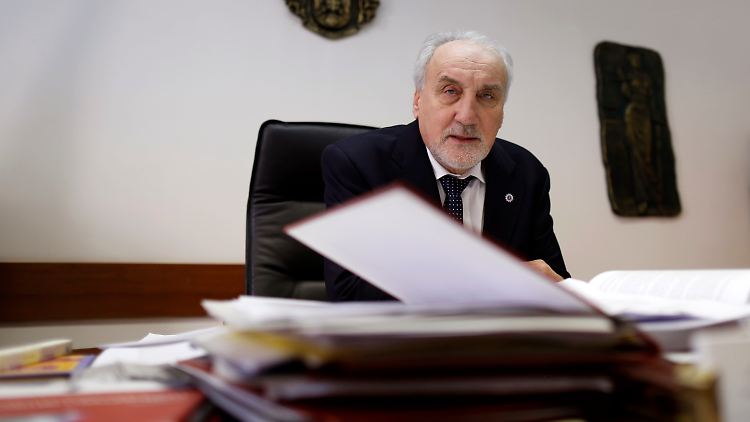 Serbiens Ankläger für Kriegsverbrechen, Vladimir Vukcevic, hat erstmals die Verhaftung mutmaßlicher Kriegsverbrecher veranlasst.