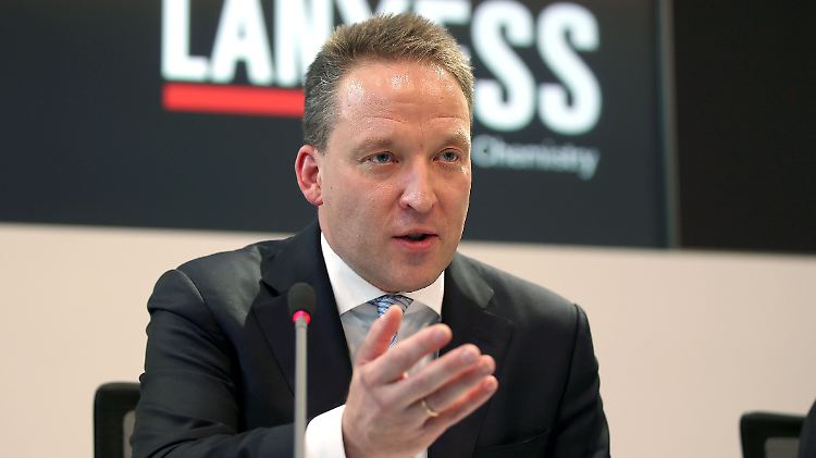 Konzernchef Zachert will weiter sparen und baut noch mehr Stellen ab - diesmal in der Produktion.