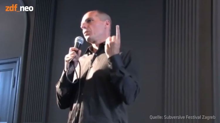 Ein Fake: Zum Beweis lässt Böhmermann Varoufakis einen Zeigefinger zeigen.