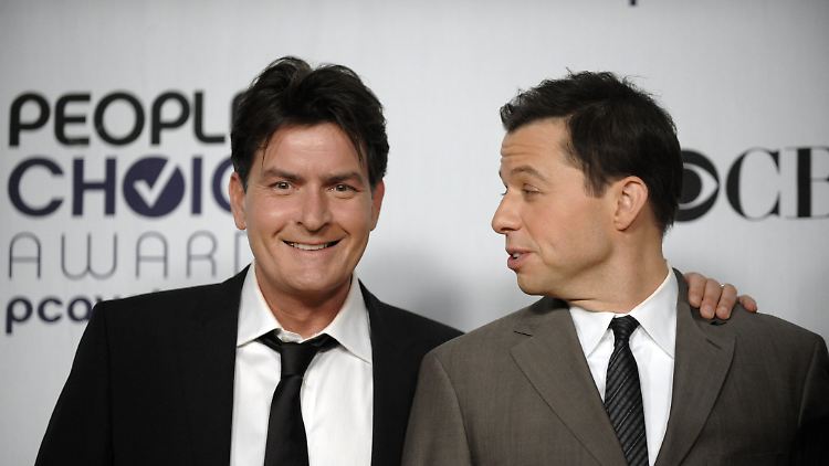 Da waren sie noch Serienpartner: Sheen (l.) und Cryer im Januar 2009.