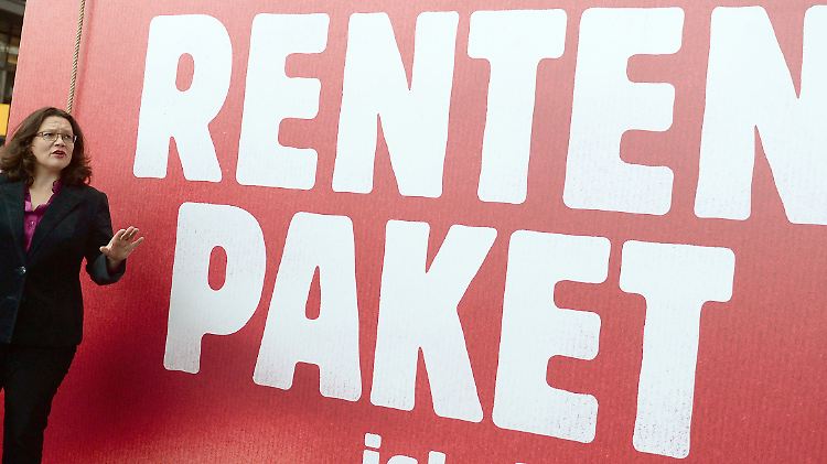 Arbeitsministerin Nahles verkündet die frohe Botschaft für Deutschlands Ruheständler.