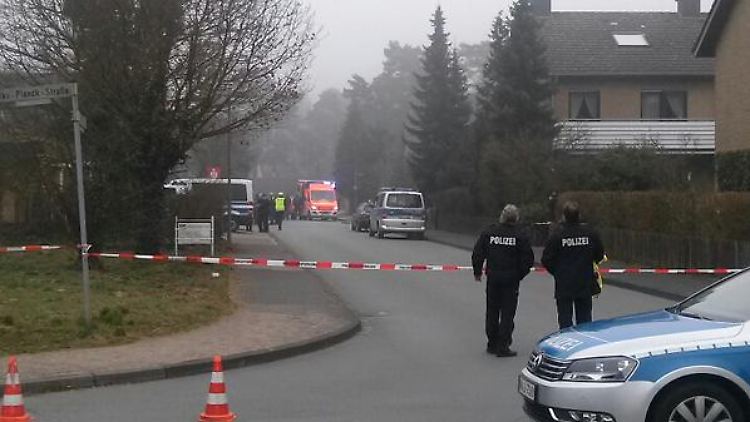 Aufregung im beschaulichen Bielefeld. Unbekannte überfielen eine Sparkassenfiliale.