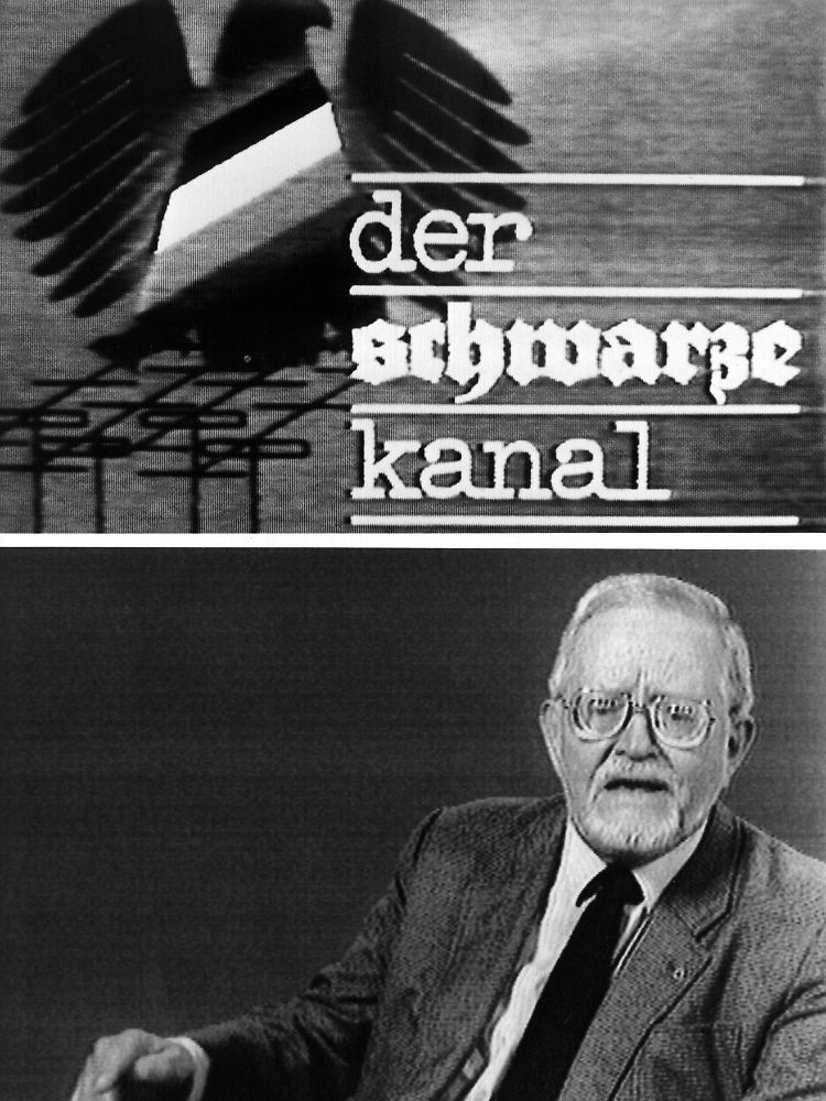 Karl-Eduard von Schnitzler bei seinem letzten Auftritt Ende Oktober 1989. Oben der Aufmacher der Sendung "Der schwarze Kanal".