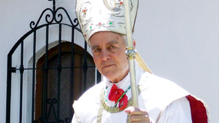 Williamson war bereits 1988 exkommuniziert worden, wurde aber später von Papst Benedikt begnadigt.