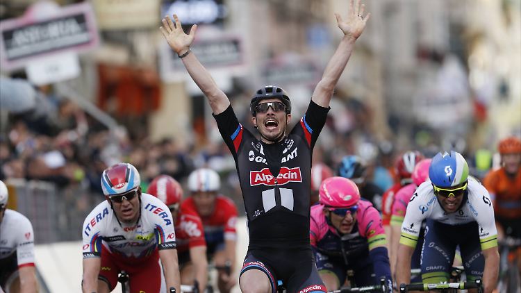 "Letztes Jahr war das hier vielleicht die größte Enttäuschung meiner Karriere. Umso schöner ist es, heute zu gewinnen.": John Degenkolb, Triumphator bei Mailand - Sanremo.
