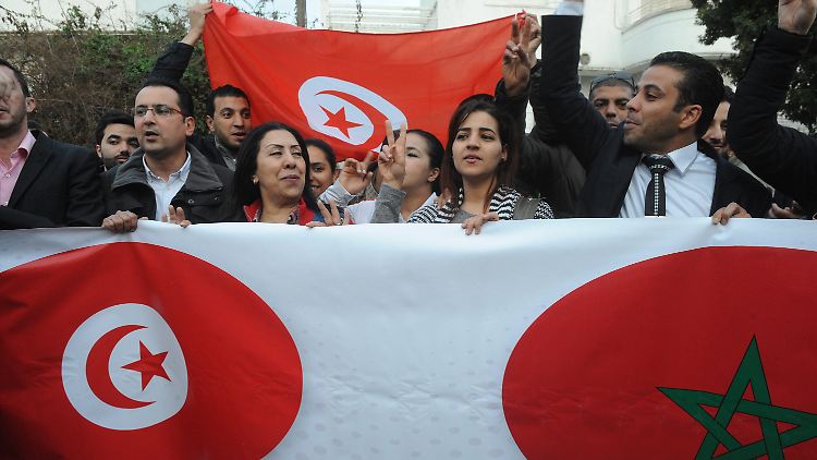 Nach dem Anschlag in Tunis gab es im marokkanischen Rabat eine Solidaritätsdemo für die Opfer.
