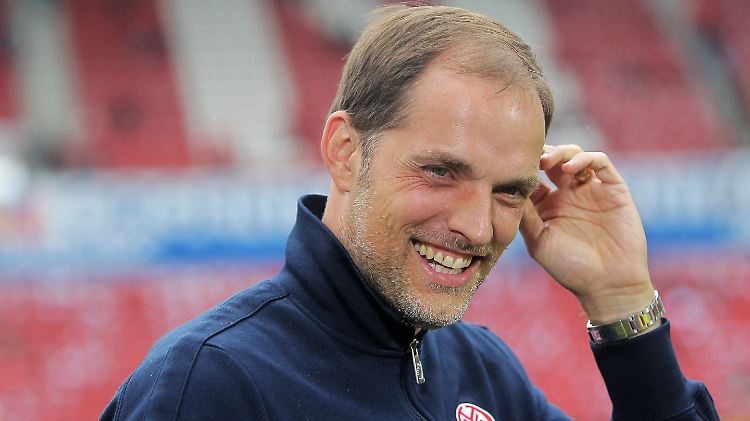 Na, überlegt da einer? Angeblich soll Thomas Tuchel bereit sein, den Hamburger SV im Sommer als Trainer zu übernehmen.
