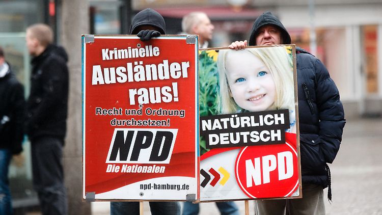 Das erste NPD-Verbotsverfahren scheiterte wegen der vielen V-Leute in der Partei.