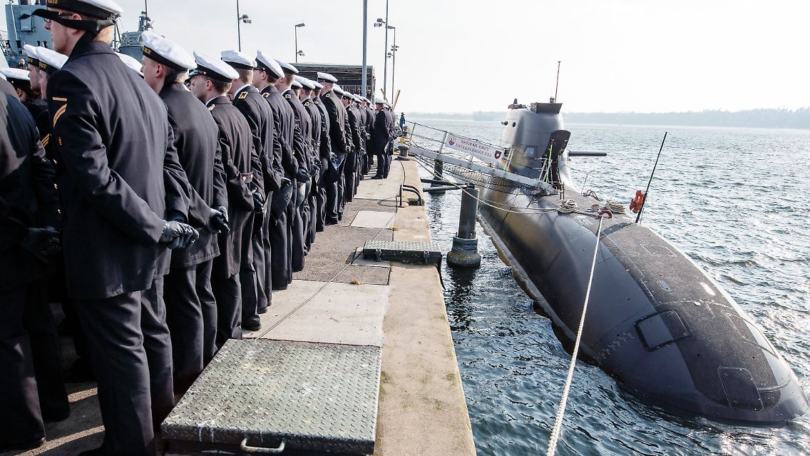 Bei einem Manöver in den USA stellte er mit einer Tauchfahrt von 18 Tagen einen Rekord für nicht-nukleare U-Boote auf.