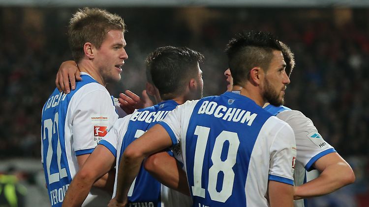 Am Ende wurde es noch einmal eng, doch der VfL Bochum nimmt drei Punkte aus Nürnberg mit.
