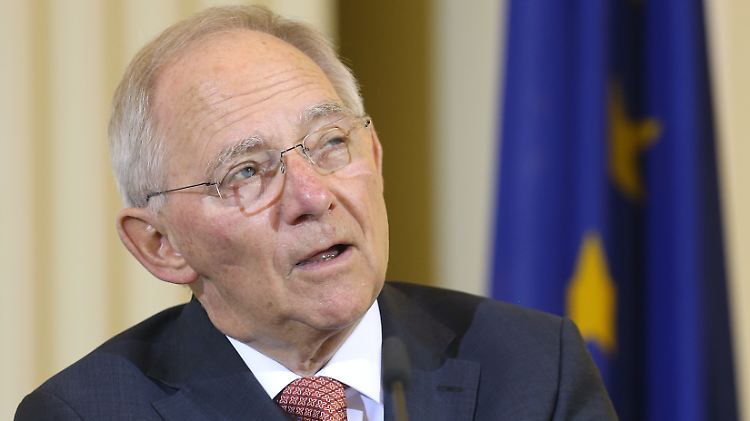 Das Bundesfinanzministerium rechnet mit einem starken Quartal: Wolfgang Schäuble kann steigende Einnahmen verwalten (Archivbild).