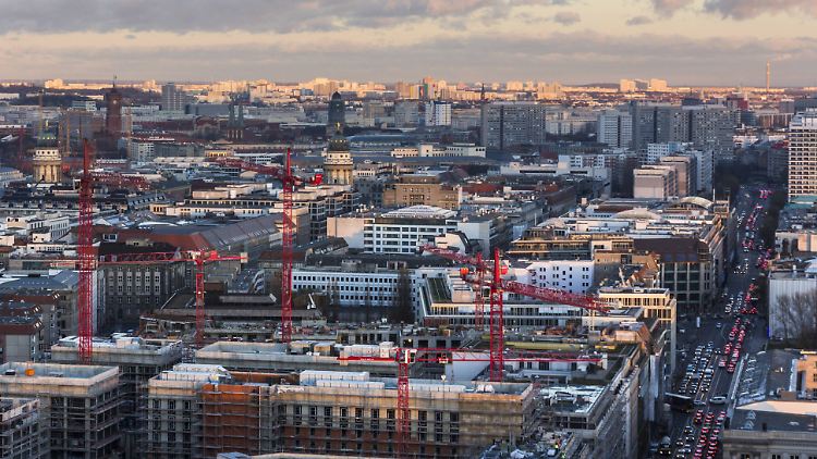 In Berlin werden immer mehr Miet- in Eigentumswohnungen umgewandelt.