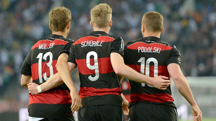 Lukas Podolski und Andre Schürrle stehen nach schwachen Leistungen im Verein auch in der Nationalmannschaft mit dem Rücken zur Wand.
