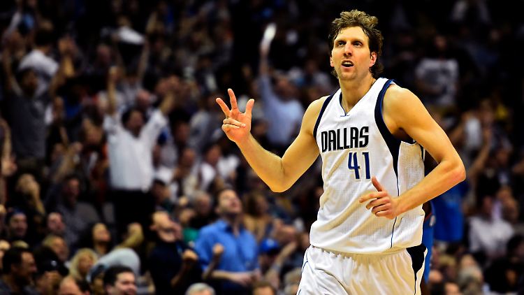 Dirk Nowitzki jagt in der NBA einen Rekord nach dem anderen.