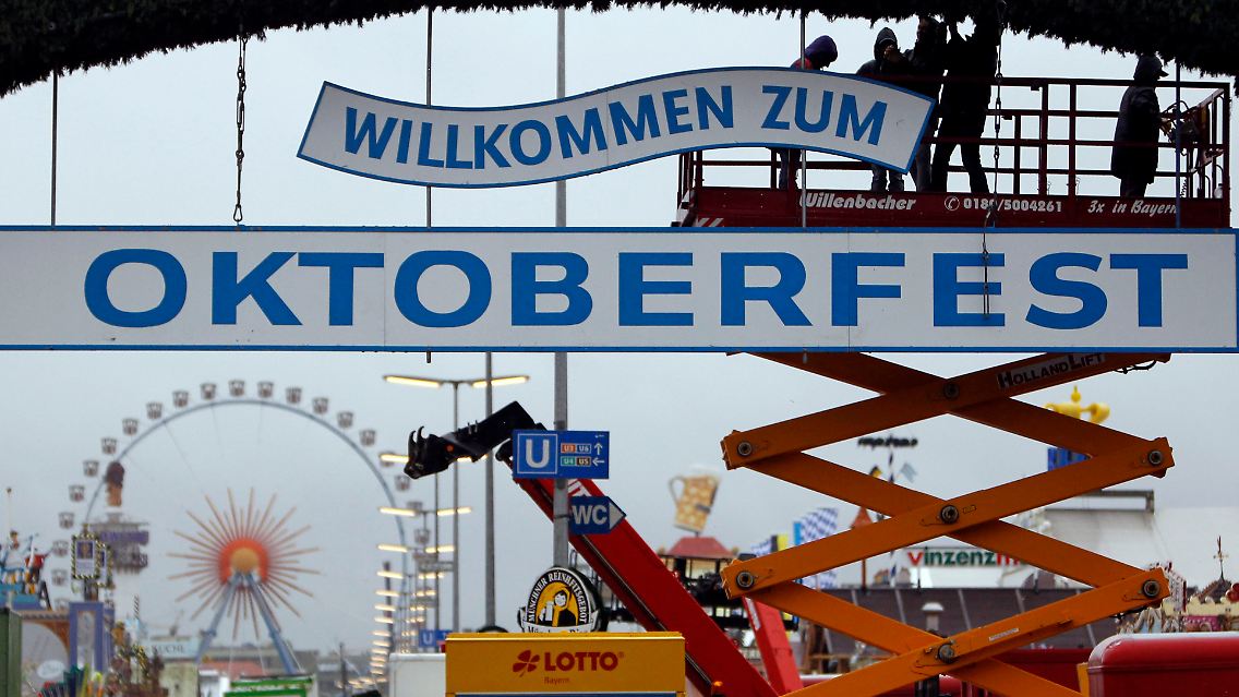 Noch wird gebaut - am 18. September heißt es dann wirklich "Willkommen".