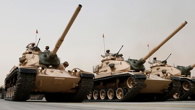 "Die legitime Regierung zu verteidigen": Kampfpanzer der saudischen Sicherheitskräfte (Archivbild).