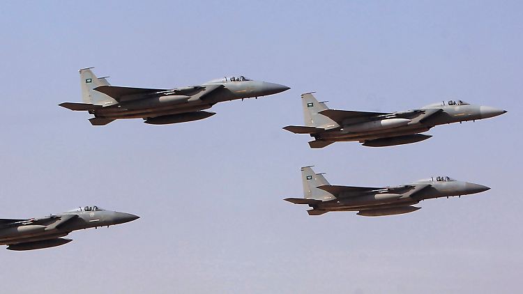 Mit seiner Luftwaffe hat Saudi-Arabien die jemenitische Hauptstadt Sanaa angegriffen.