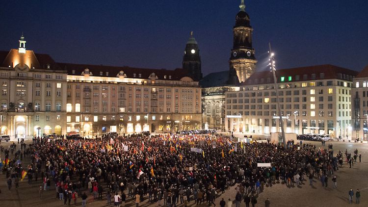 Die Grünen hatten gefordert Kitschelt das "Gespräch mit Rassisten" zu verbieten.