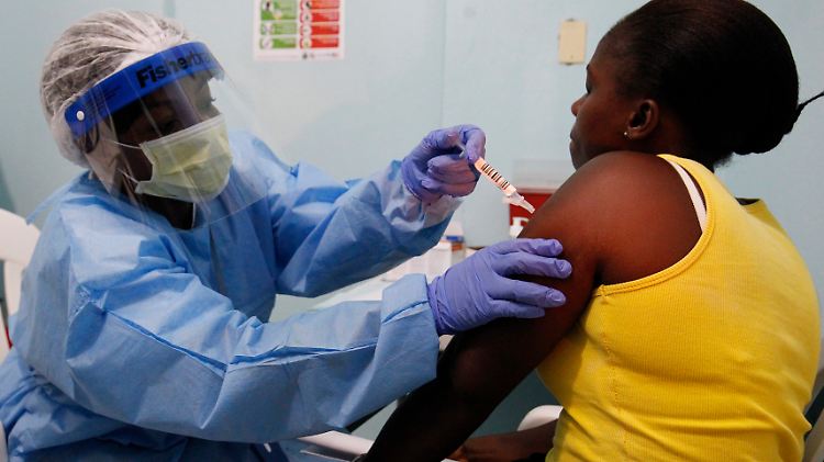 Etwa 600 Personen erklärten sich in Liberia bereit, einen neuen Ebola-Impfstoff zu testen.