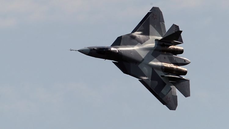 Die Sukhoi T-50 verfügt über Tarnkappentechnik und wurde in Zusammenarbeit mit Indien entwickelt.