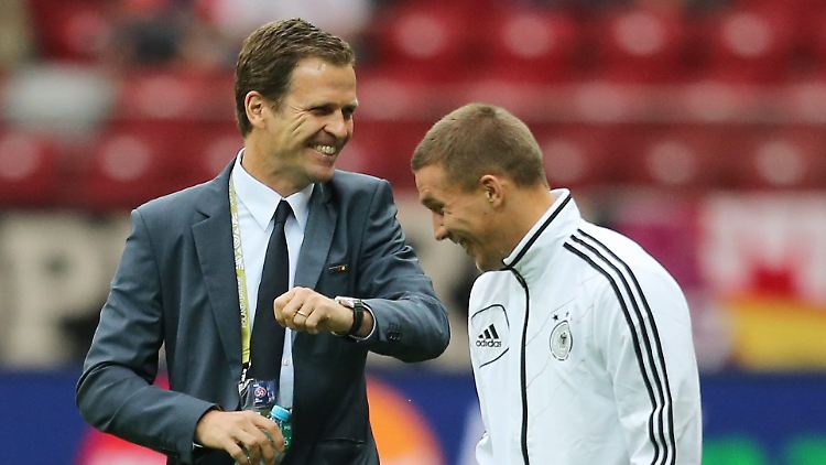 Oliver Bierhoff meint es gut mit Lukas Podolski.