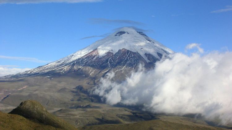 Der Cotopaxi ist einer der höchsten aktiven Vulkane der Erde.