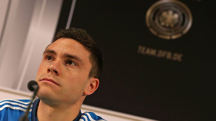 Jonas Hector steht in der Startelf gegen Georgien.