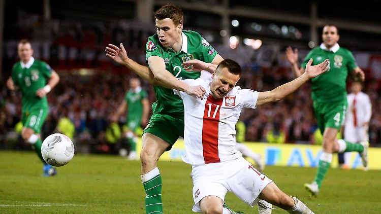 Lange hatten die Polen die Nase vorn, doch in letzter Minute erzielt Irland den Ausgleich.