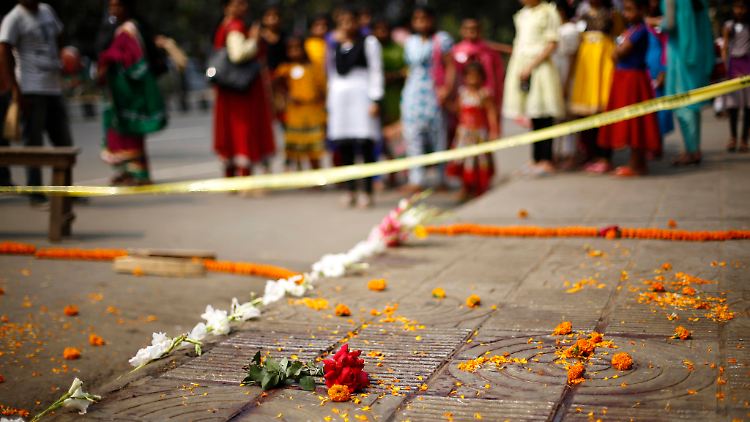 Vor vier Wochen wurde der Blogger Avijit Roy getötet - jetzt wurde ein Kollege von ihm brutal hingerichtet.