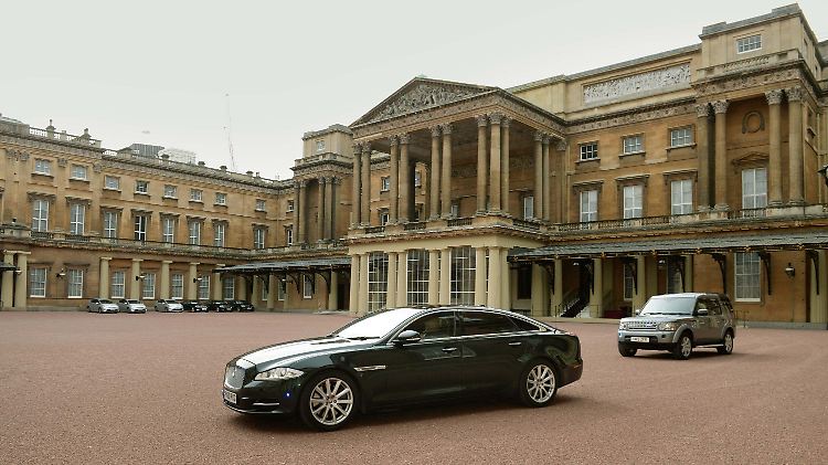 Im Buckingham-Palast informierte Cameron die Königin über die Auflösung des Parlaments.