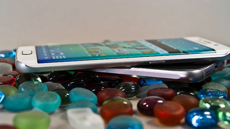 Das Samsung Galaxy S6 und das S6 Edge.