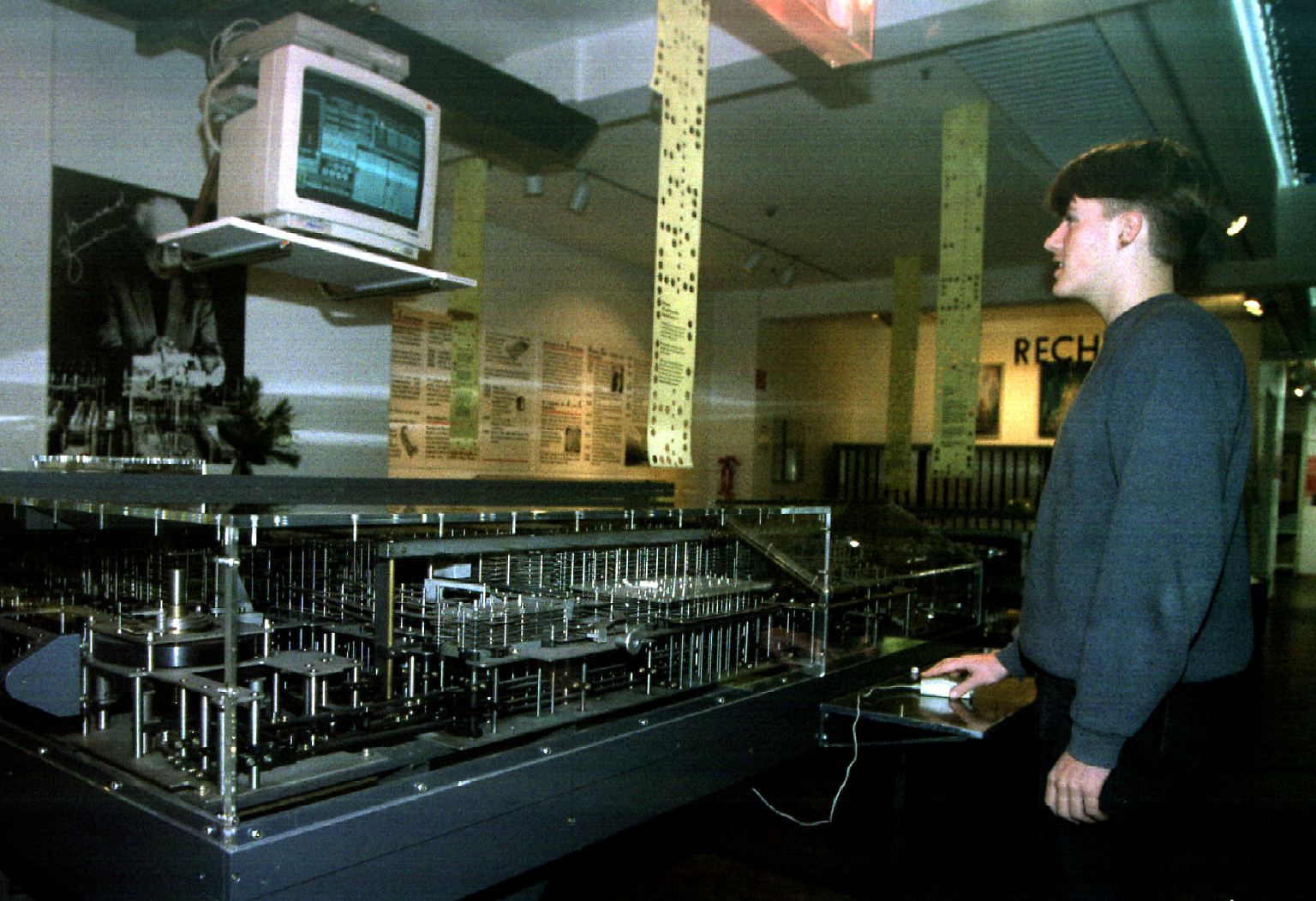 Computer werden immer kleiner. Die Zeiten, als die Rechenmaschinen noch ganze Räume ausfüllten, sind lange vorbei.