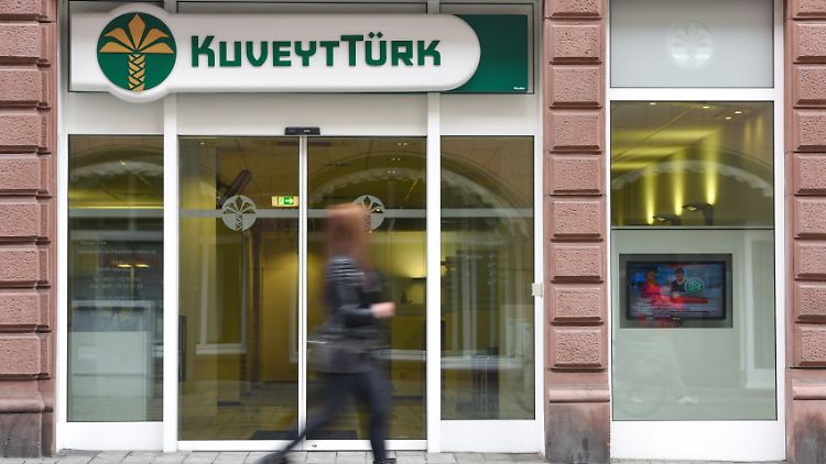 Das Angebot richtet sich nicht nur an Muslime, sondern sei "auch für Christen und Juden und für alle, die unsere Maßstäbe teilen" interessant.