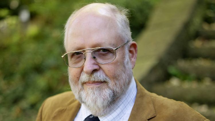 Klaus Tschira. 1972 gründete er mit vier Geschäftspartnern die Firma SAP. Heute ist sie ein riesiger Softwarekonzern.