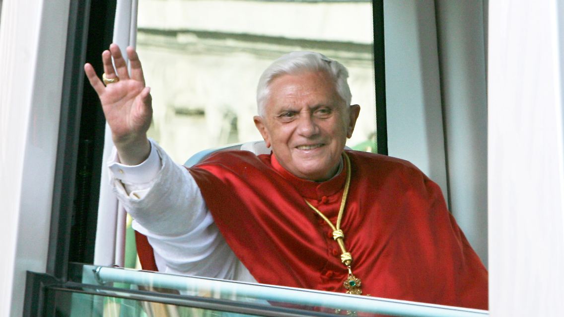 Papst Benedikt XVI. wird nicht von allen Briten freudig begrüßt.