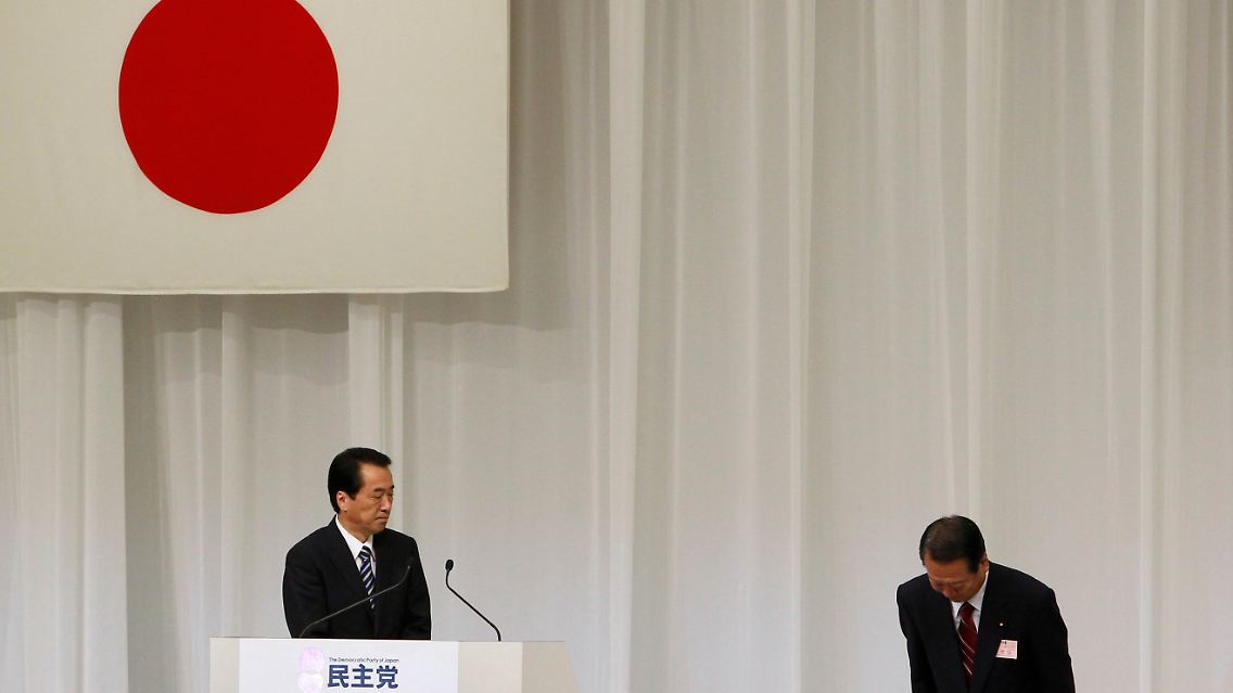 Ministerpräsident Naoto Kan (lks.) und Herausforderer Ichiro Ozawa.