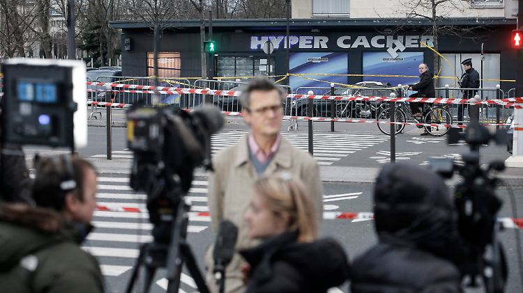 Während der Geiselnahme in einem Pariser Supermarkt berichteten französische Medien über den geheimen Aufenthaltsort mehrerer Personen.