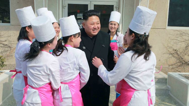Nordkoreas Machthaber Kim Jong Un begibt sich gern in weibliche Gesellschaft.