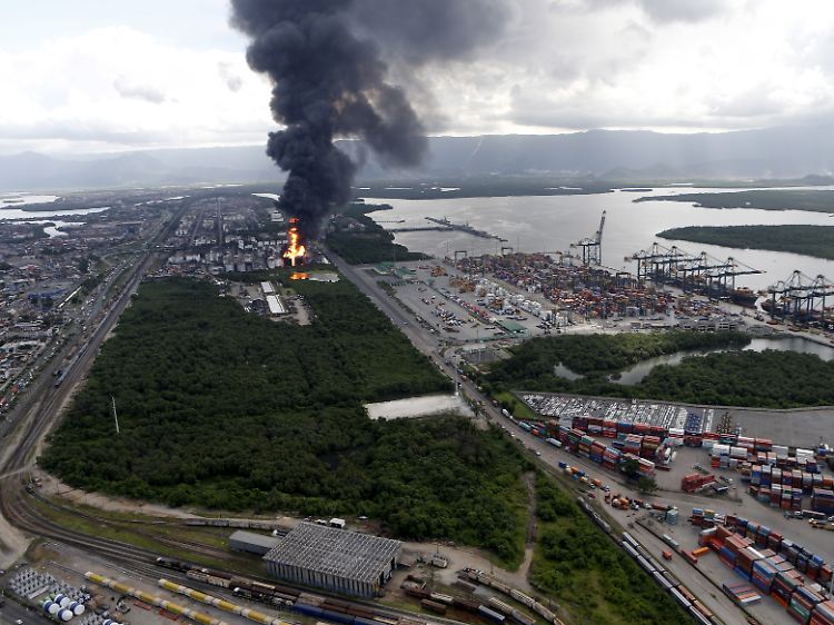 Der Hafen von Santos: Die Millionenmetropole Sao Paulo liegt nur wenige Kilometer entfernt im Hinterland.